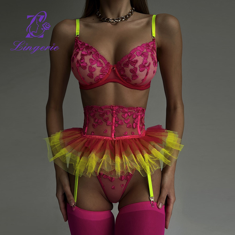 Heavy duty embroidered patchwork bondage lingerie erotic lingerie set