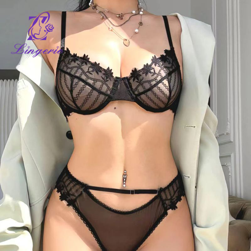 Sexy lace lingerie French ultra-thin mesh embroidered erotic lingerie large breasts show small anti-sagging bra