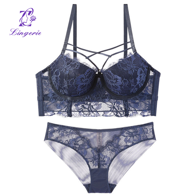 Sexy lingerie strappy design small breasts show large gathered underwear to collect vice breasts on the support lace bra set
